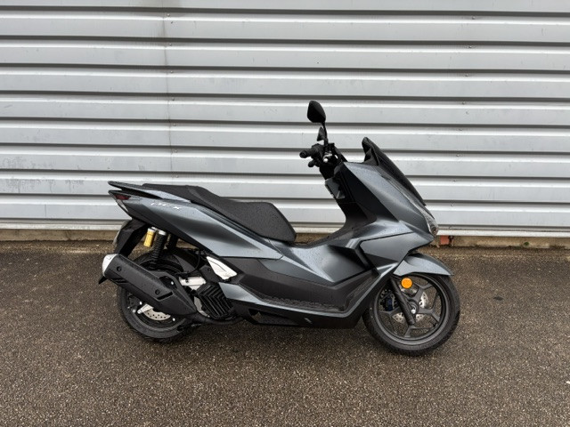 Kawasaki ZR7 DYNAMIC MOTO  CHOLET 