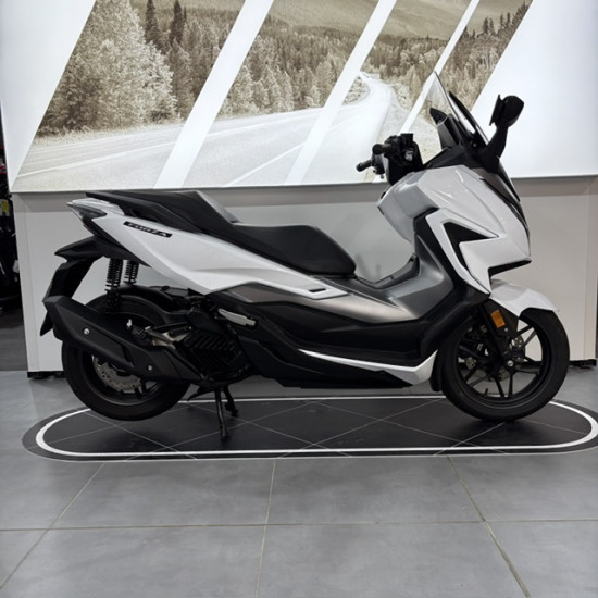 HONDA FORZA 125 - CHALON S/ SAONE